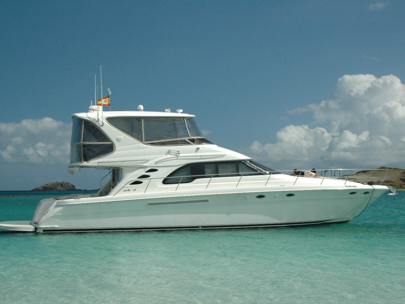 aqua adventure yacht side view